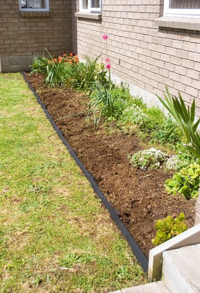 Cheap Landscape Edging
 Remodelaholic