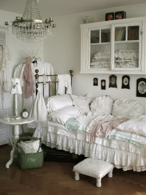 Chic Bedroom Decor
 33 Cute And Simple Shabby Chic Bedroom Decorating Ideas