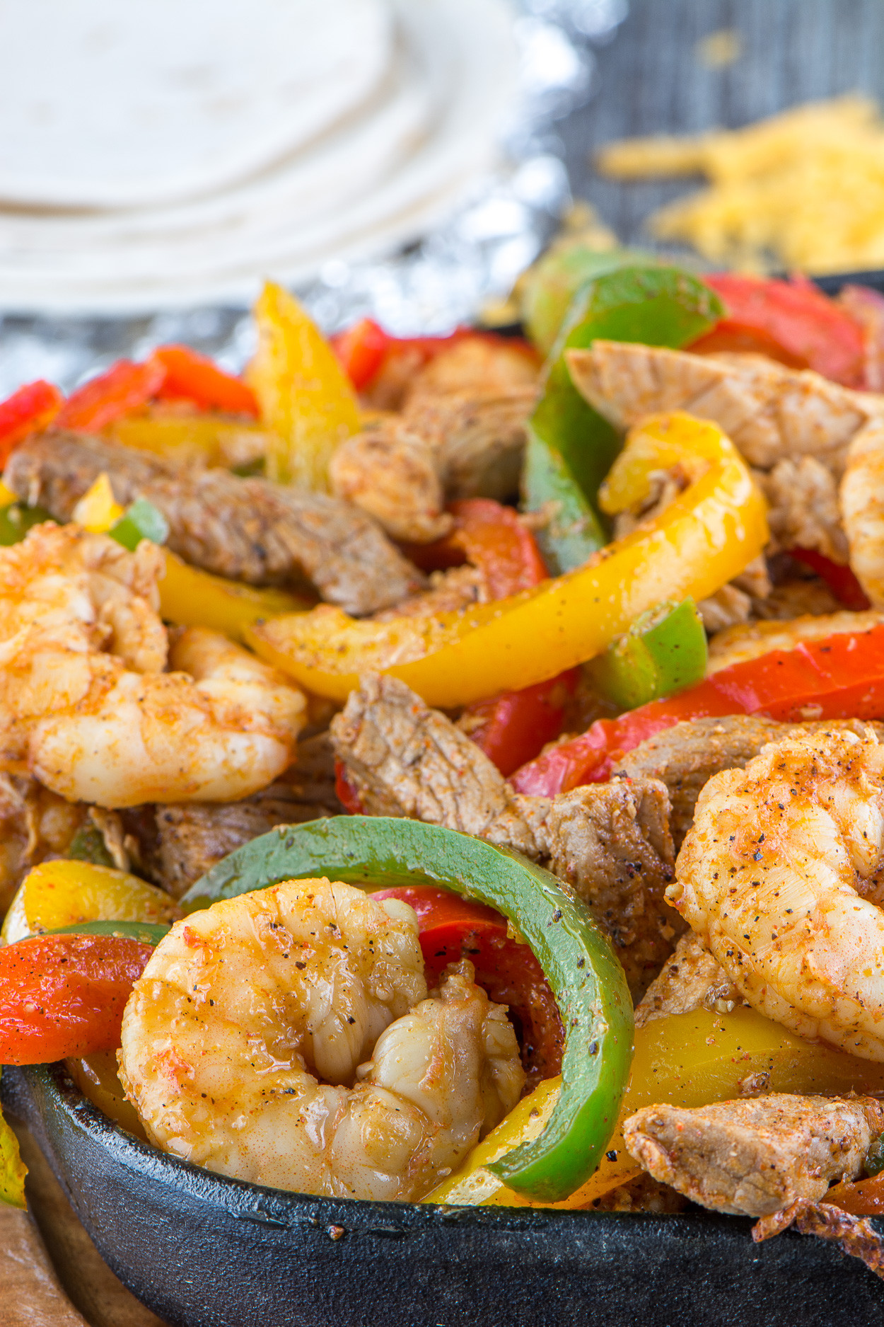 Chicken And Shrimp Fajitas
 Chicken Steak and Shrimp Fajitas