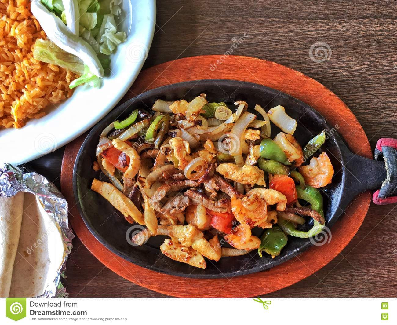 Chicken And Shrimp Fajitas
 Mexican Chicken Fajitas A Hot Plate Stock Image