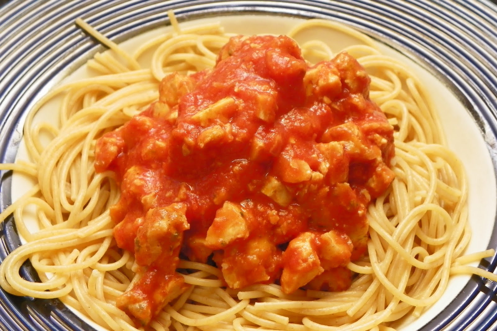 Chicken With Spaghetti Sauce
 Having Fun in the Kitchen Spaghetti with Thick Chicken Sauce