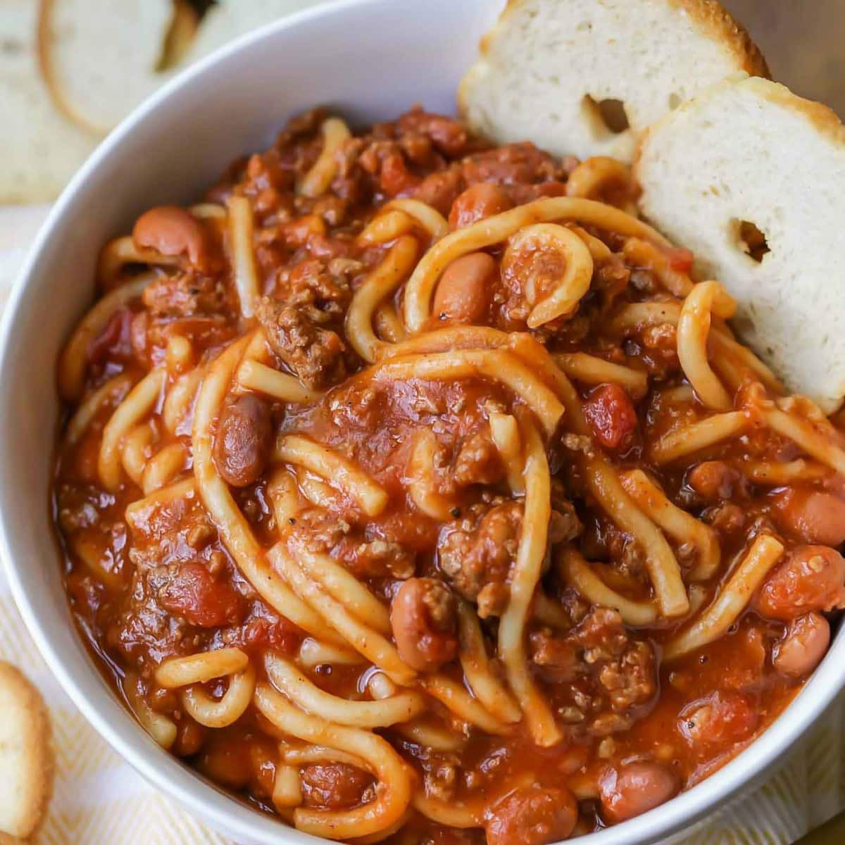 Chili On Spaghetti
 Chili Spaghetti Two of Your Favorite Recipes in e Lil