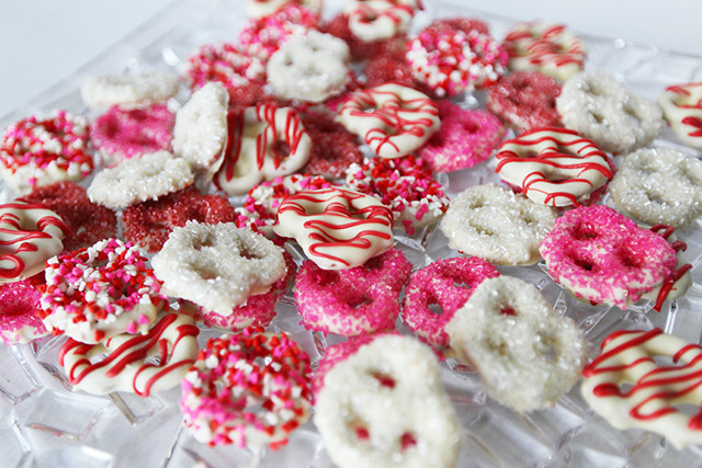Chocolate Covered Pretzels For Valentines Day
 Valentine’s Day Chocolate Covered Pretzels