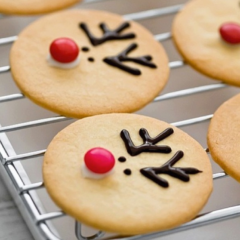 Christmas Baking For Kids
 Holiday dessert ideas you can make with your kids