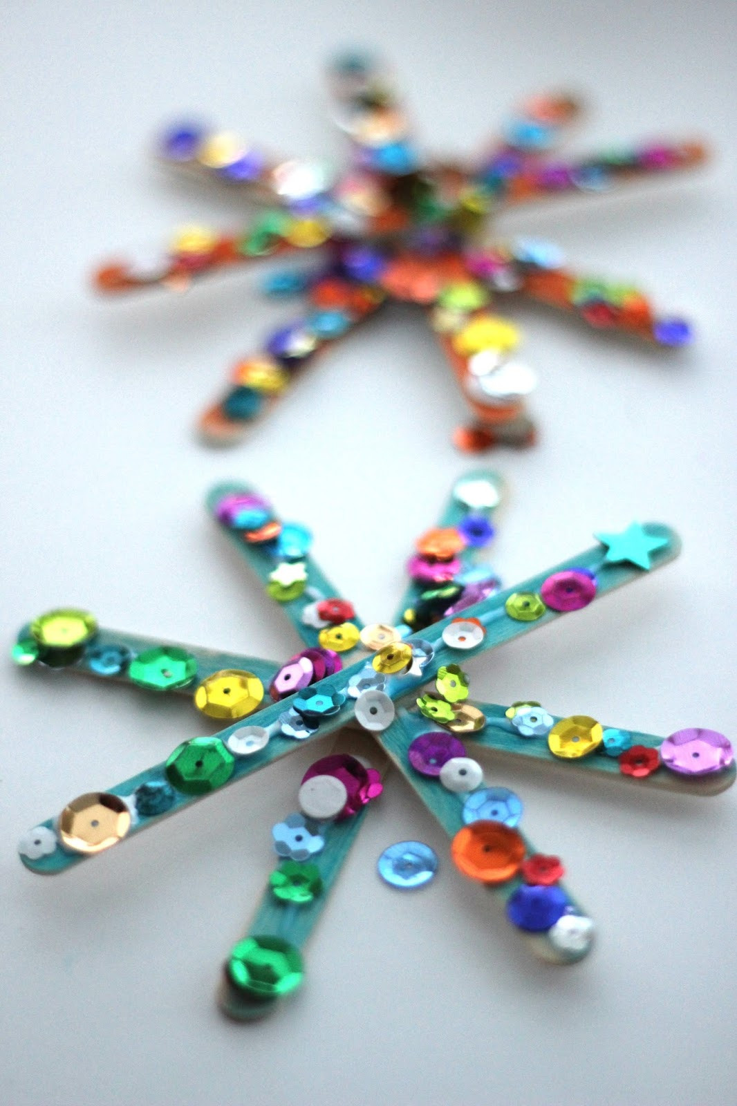 Christmas Crafts For Kids Pinterest
 Toddler Approved Sparkly Snowflake Craft for Kids