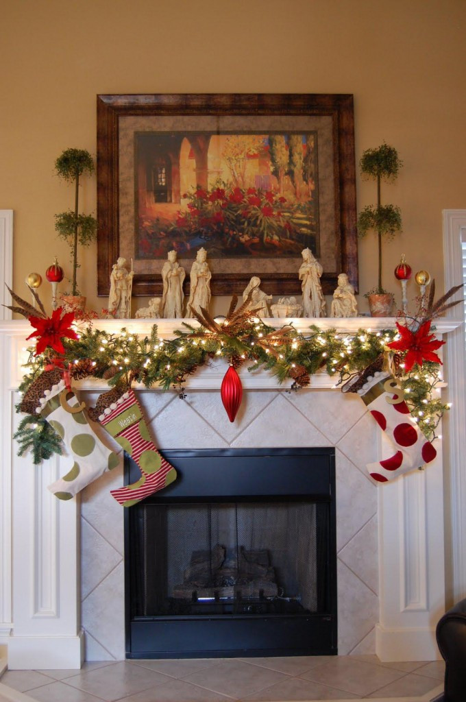 Christmas Fireplace Mantle Decorations
 27 Christmas Fireplace Mantel Decoration Ideas