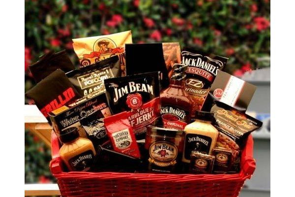 Christmas Gift Baskets Ideas For Men
 25 UNIQUE WRAPPING STYLES FOR YOUR CHRISTMAS HAMPERS