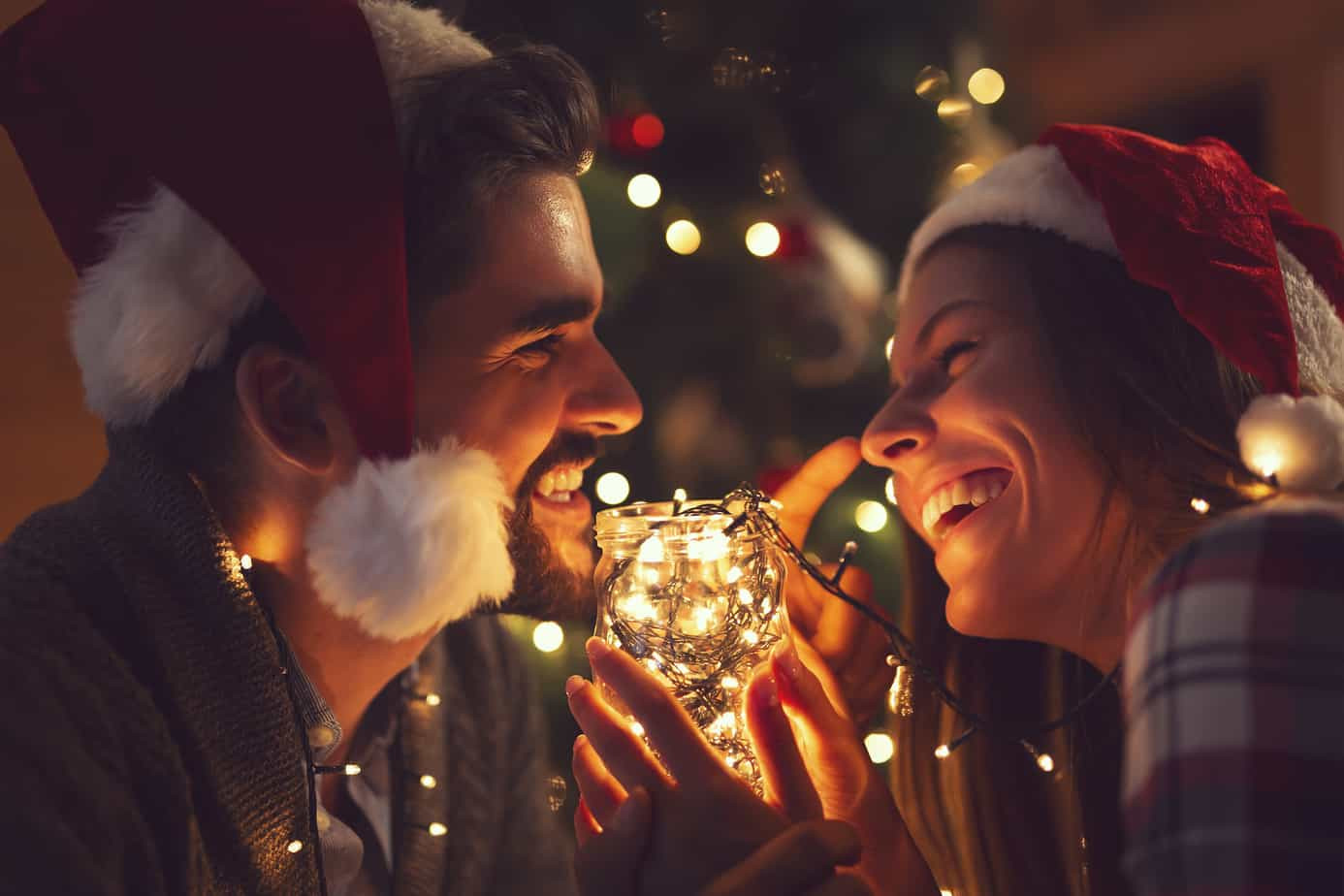 Christmas Gift Ideas Young Couple
 32 Christmas Date Ideas To Celebrate this Magical Season
