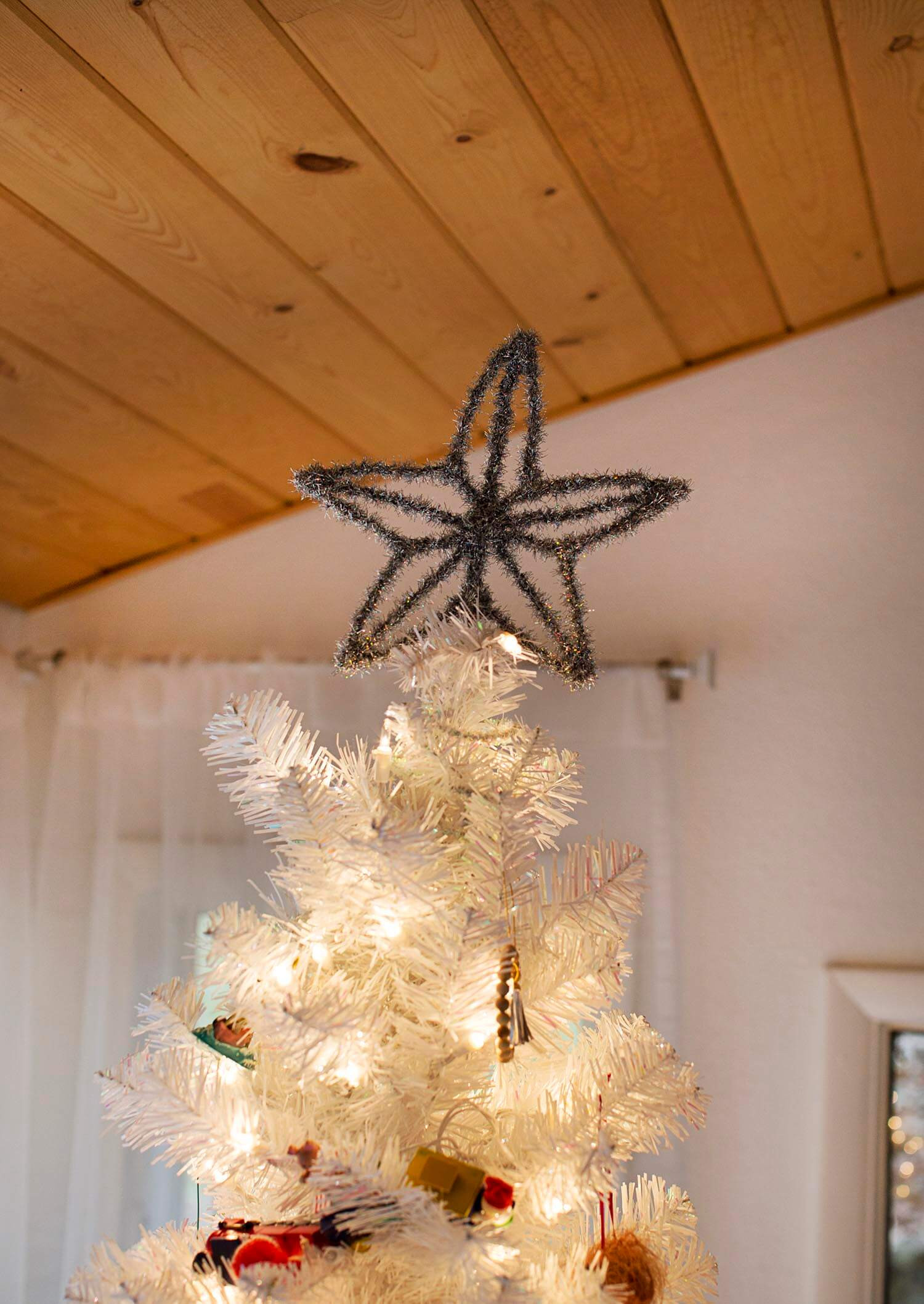 Christmas Tree Topper DIY
 Easy DIY Christmas Tree Toppers – A Beautiful Mess