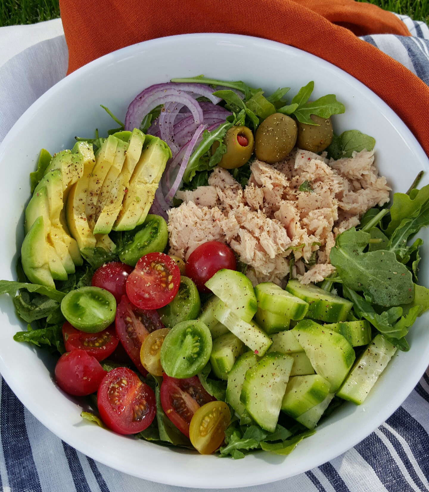 Clean Eating Lunch
 10 Minute Arugula Tuna Avocado Salad for a Quick Clean