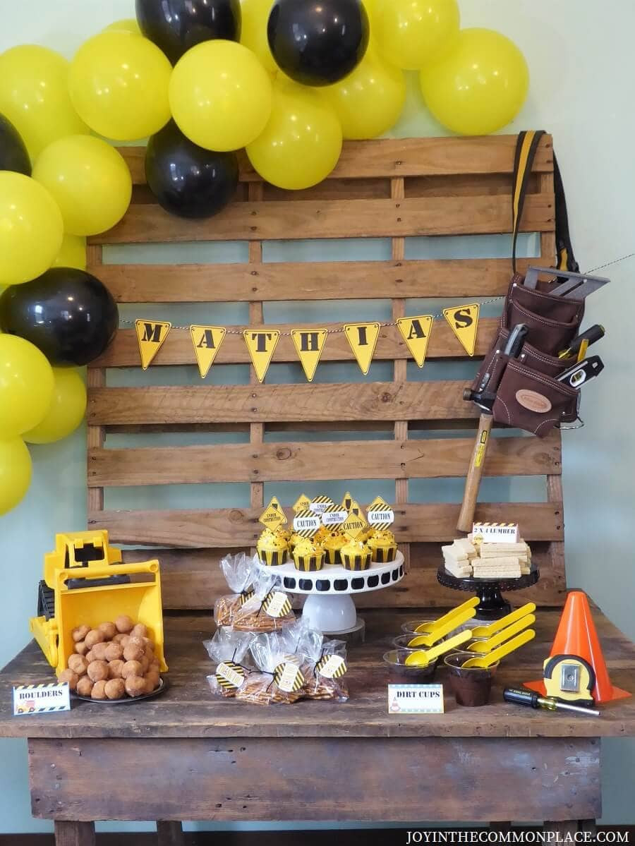 Construction Birthday Party Decorations
 Throw a Construction Themed Birthday Party