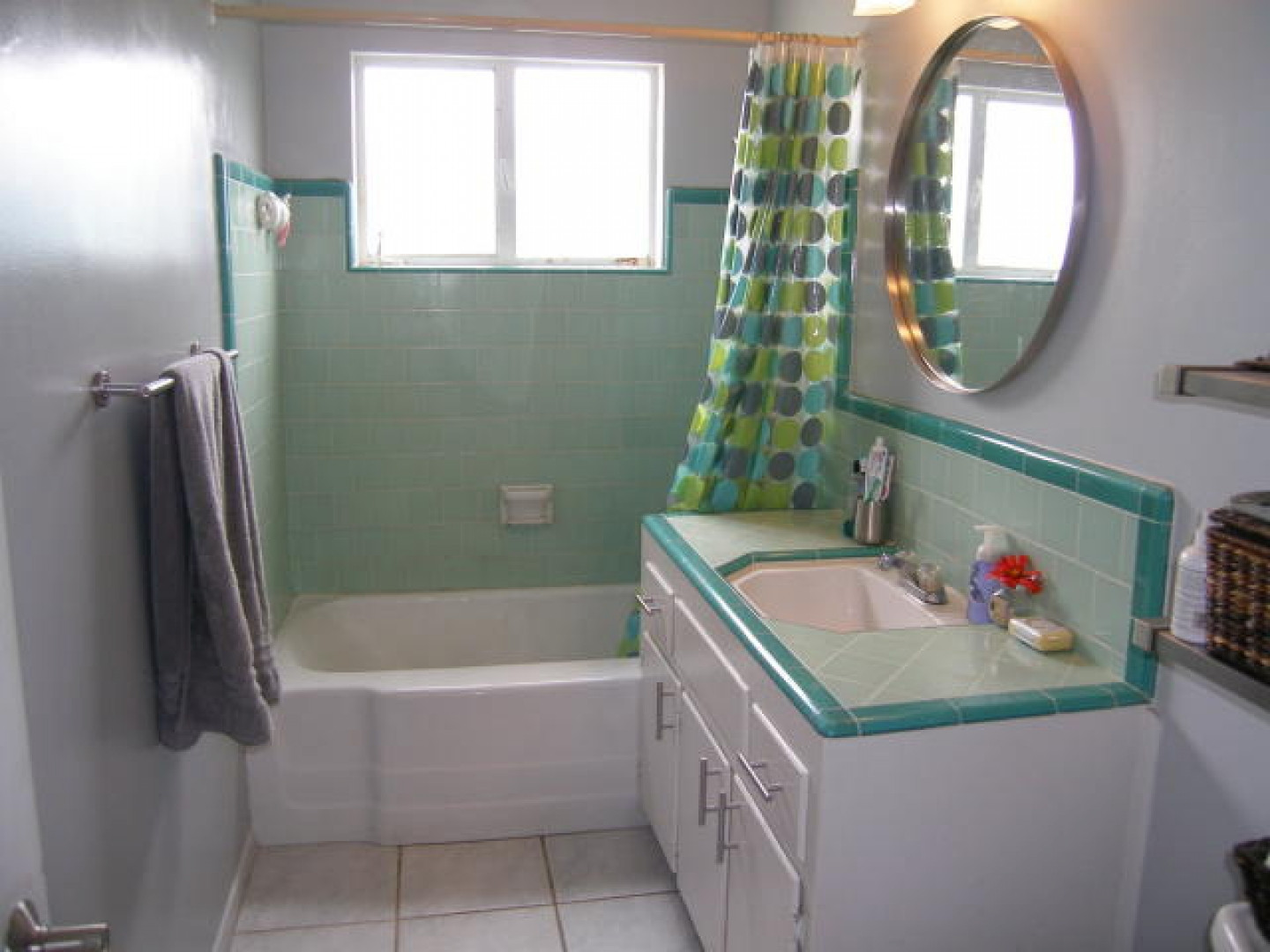 Covering Old Bathroom Tiles
 30 cool pictures of old bathroom tile ideas