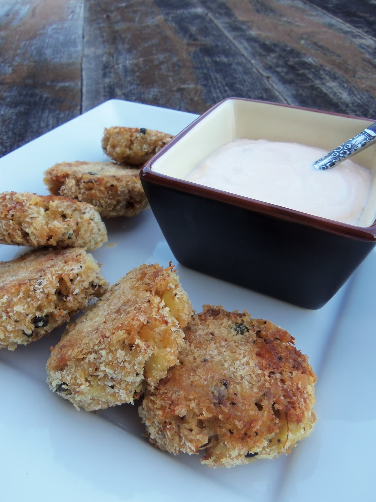 Crab Cakes Dipping Sauce
 3squeezes Baked Crab Cakes with Garlic Chili Creme