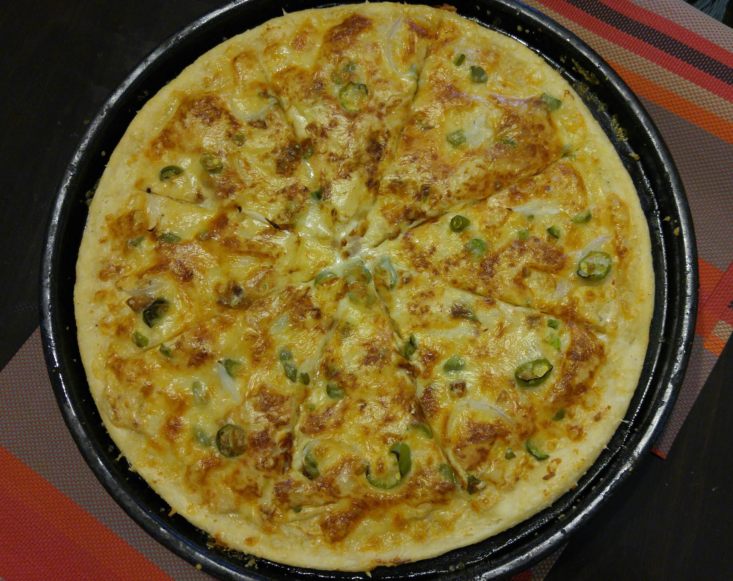 Creamy Garlic Pizza Sauce
 Meet my homemade Creamy Garlic Pizza Made from creamy