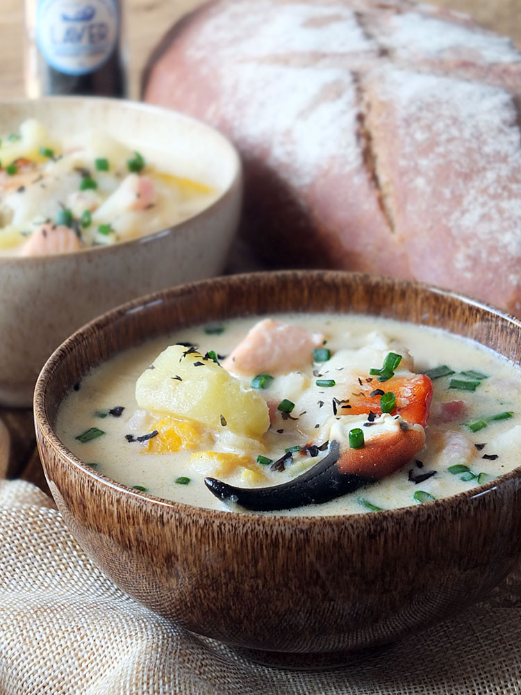 Creamy Seafood Chowder Recipe
 A Simple Creamy Seafood Chowder Recipe