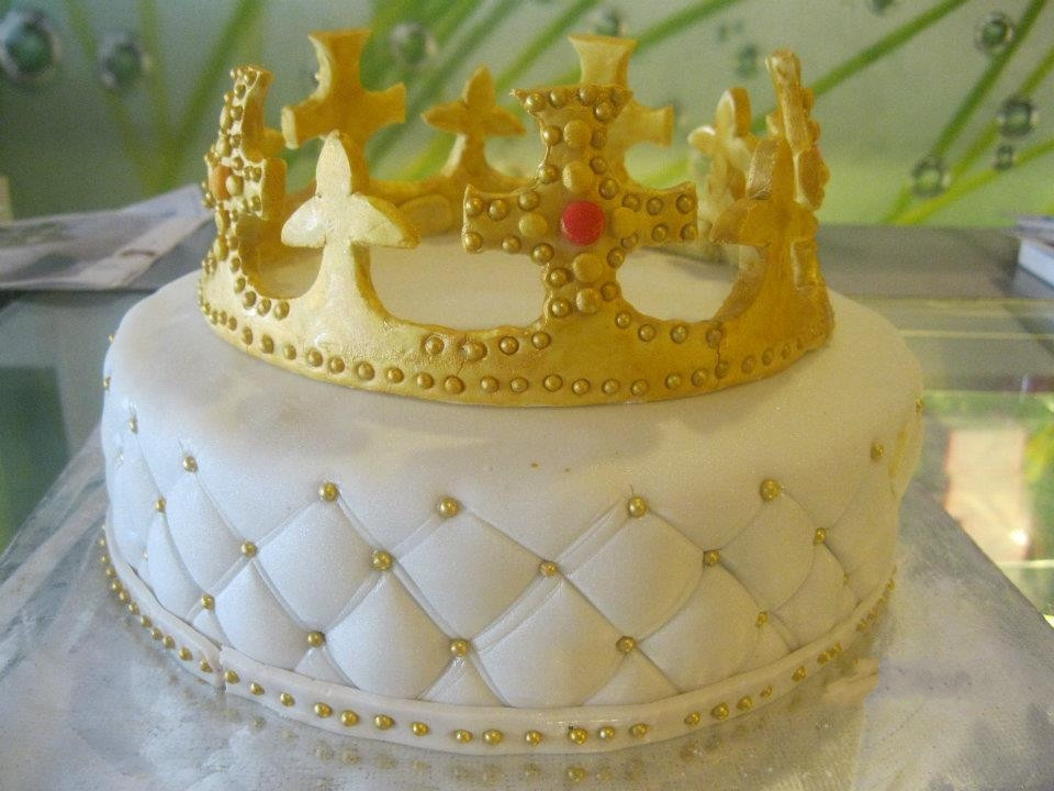 Crown Birthday Cake
 Crown Cakes