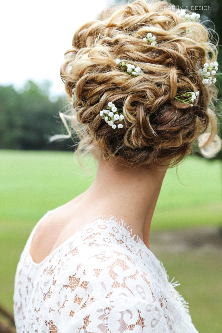 Curls Wedding Hairstyles
 33 Modern Curly Hairstyles That Will Slay on Your Wedding