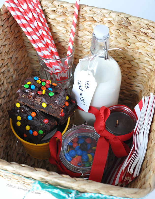 Cute Gift Basket Ideas
 Fun Gift Basket Idea Cute Coordinating Tags