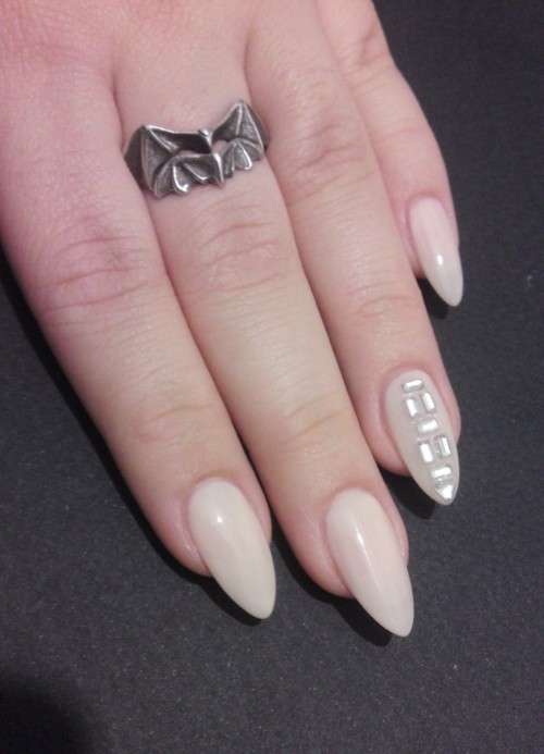 Cute Nude Nail Designs
 15 Pointy Nail Designs for You to Rock the Holidays