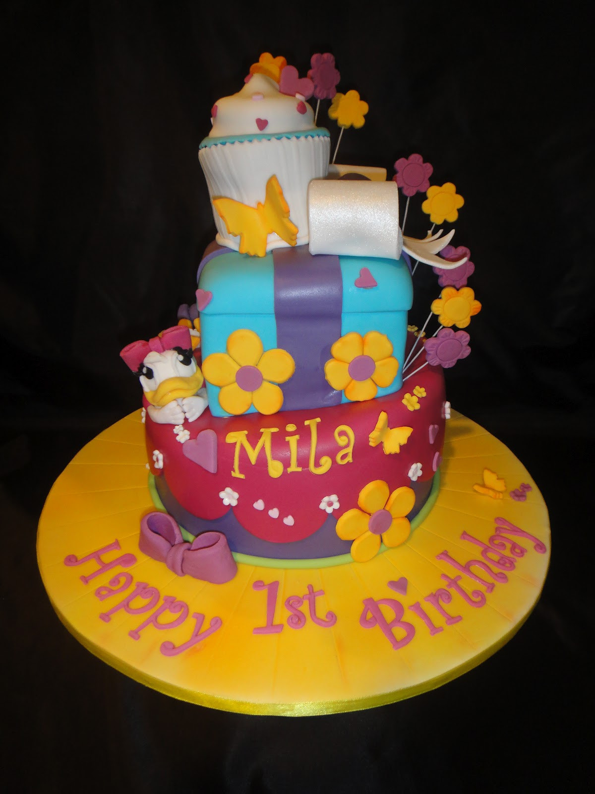 Daisy Duck Birthday Cake
 It s Caked Daisy Duck Cake