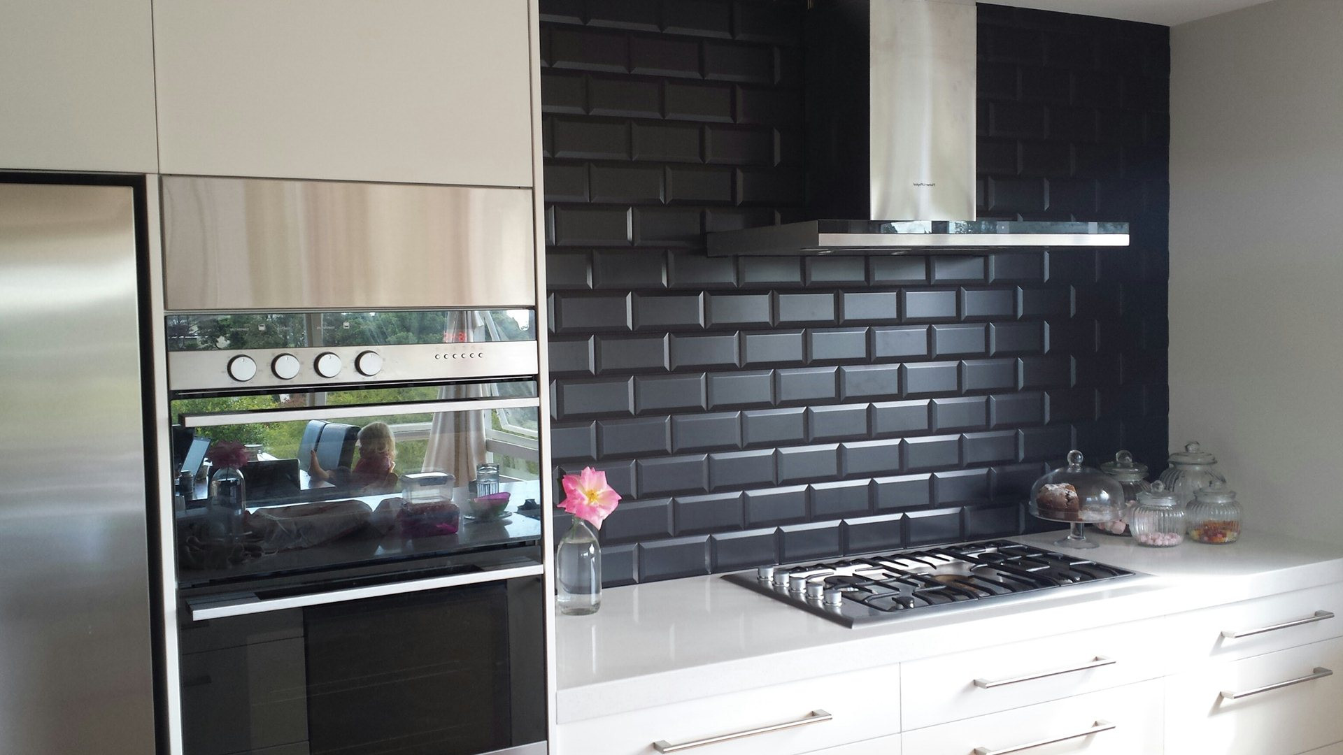 Dark Kitchen Tile
 6 Outstanding Kitchen Backsplash Ideas That Make You Feel
