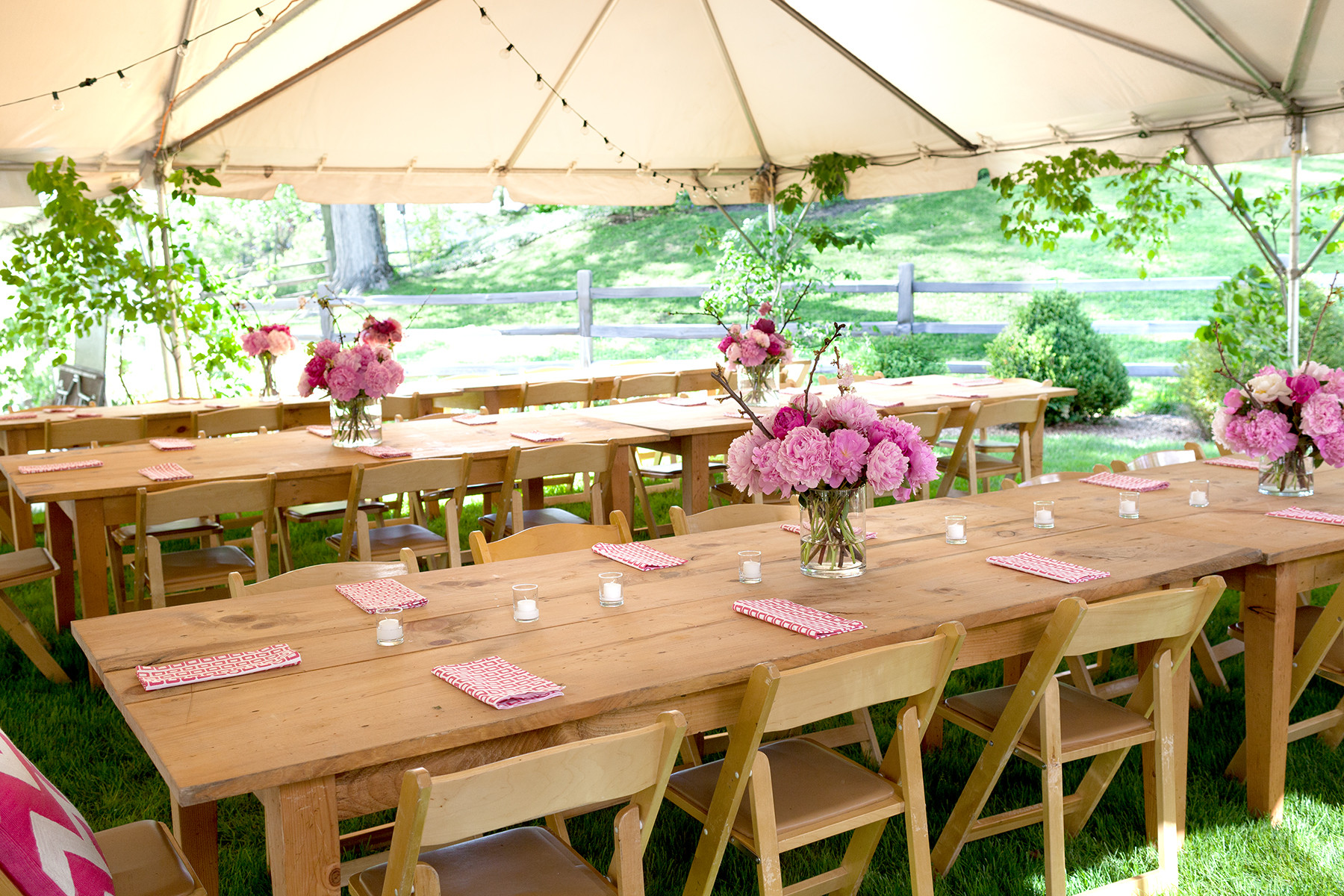 Decoration Ideas For Backyard Party
 Simple Outdoor Party Decorations—for Your Table and More