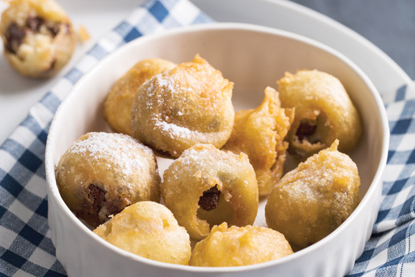 Deep Fried Chocolate Chip Cookies
 Deep Fried Chocolate Chip Cookie Dough Recipe