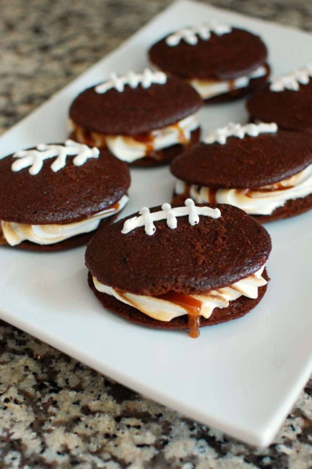 Desserts For Super Bowl Party
 8 Adorable Football Shaped Desserts for Your Super Bowl