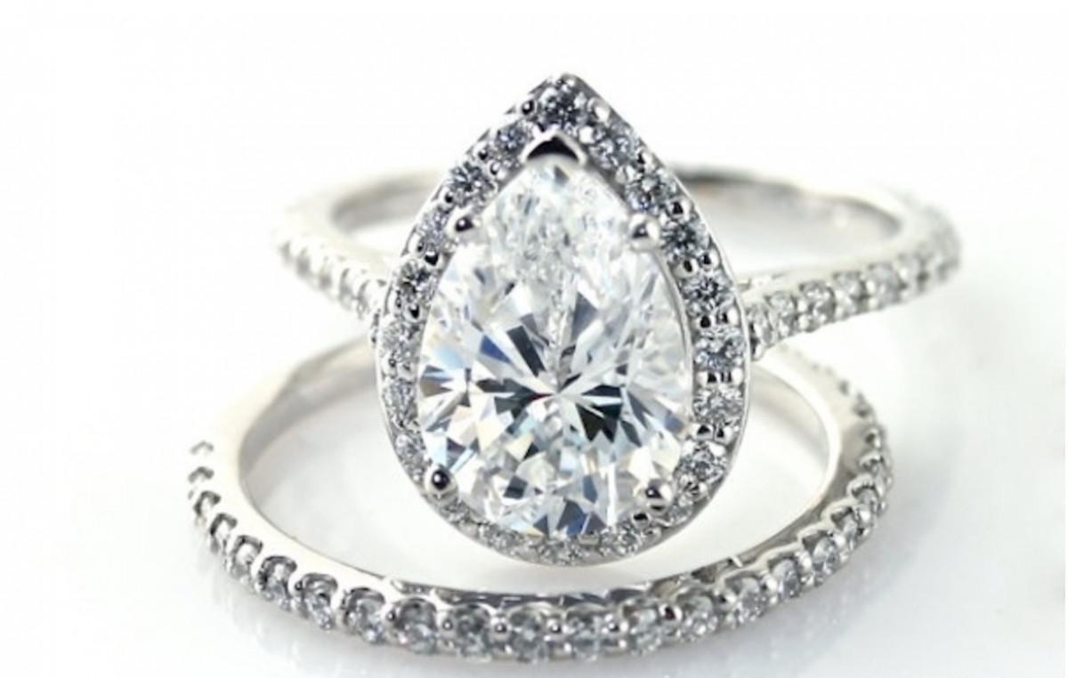 Diamond Engagement Ring
 7 Non Diamond Engagement Rings Stunning & Unique Alternatives