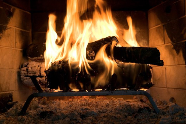 Dimplex Electric Fireplace Troubleshooting
 How do I Troubleshoot a Dimplex Electric Fireplace