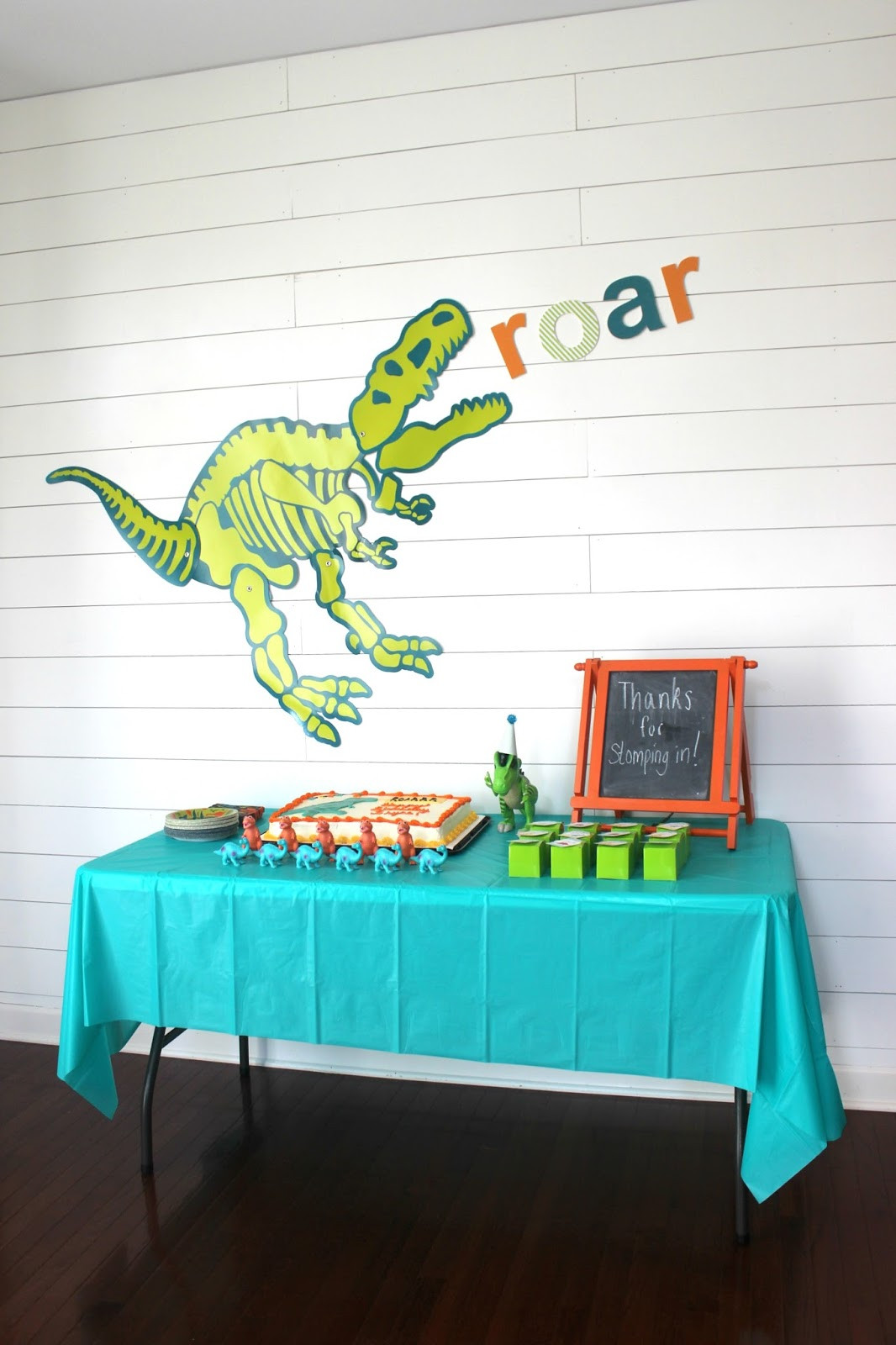 Dinosaur Birthday Party Decorations
 Bud Friendly Dinosaur Birthday Party