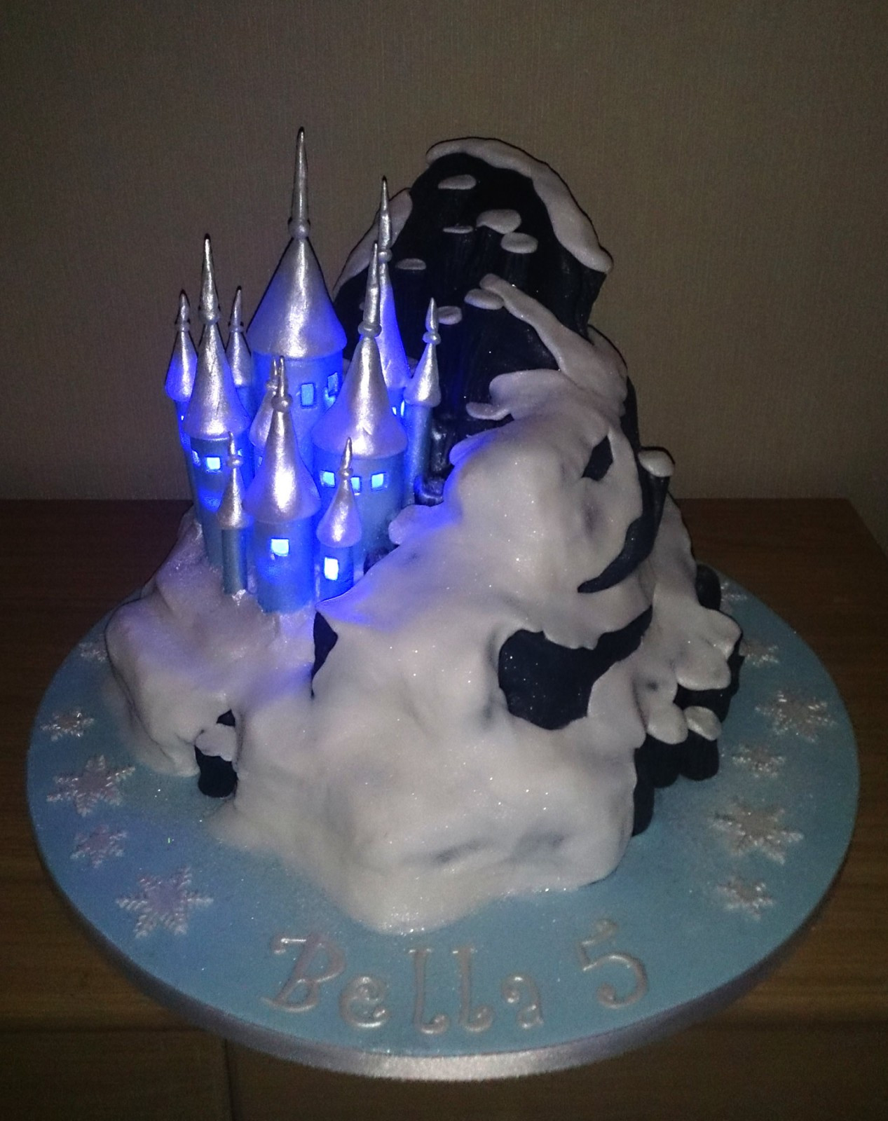 Disney Frozen Birthday Cakes
 Illuminated Disney Frozen Castle Birthday Cake Susie s Cakes