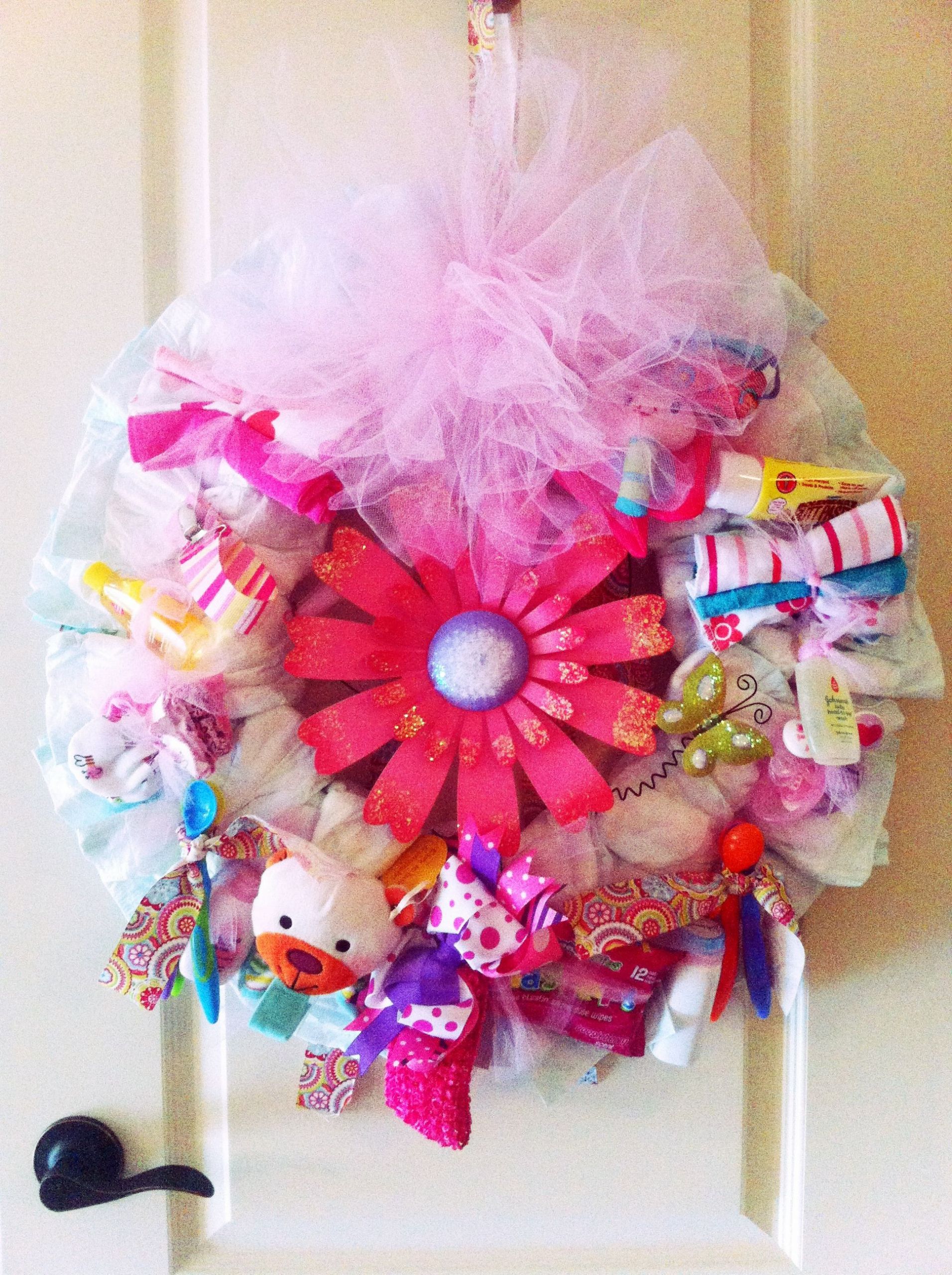 DIY Baby Wreath Hospital Door
 DIY Baby Diaper Wreath Great way to decorate the front