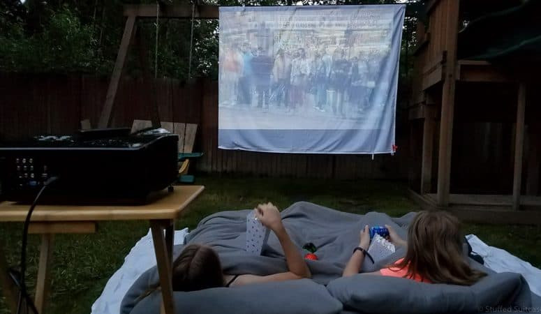 Diy Backyard Movie Screen
 20 Super Cool Ideas for Backyard Fun for Kids
