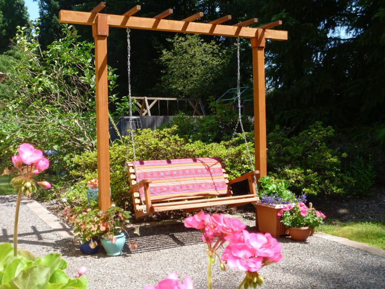 Diy Backyard Swings
 Beautiful and Affordable DIY Backyard Makeover