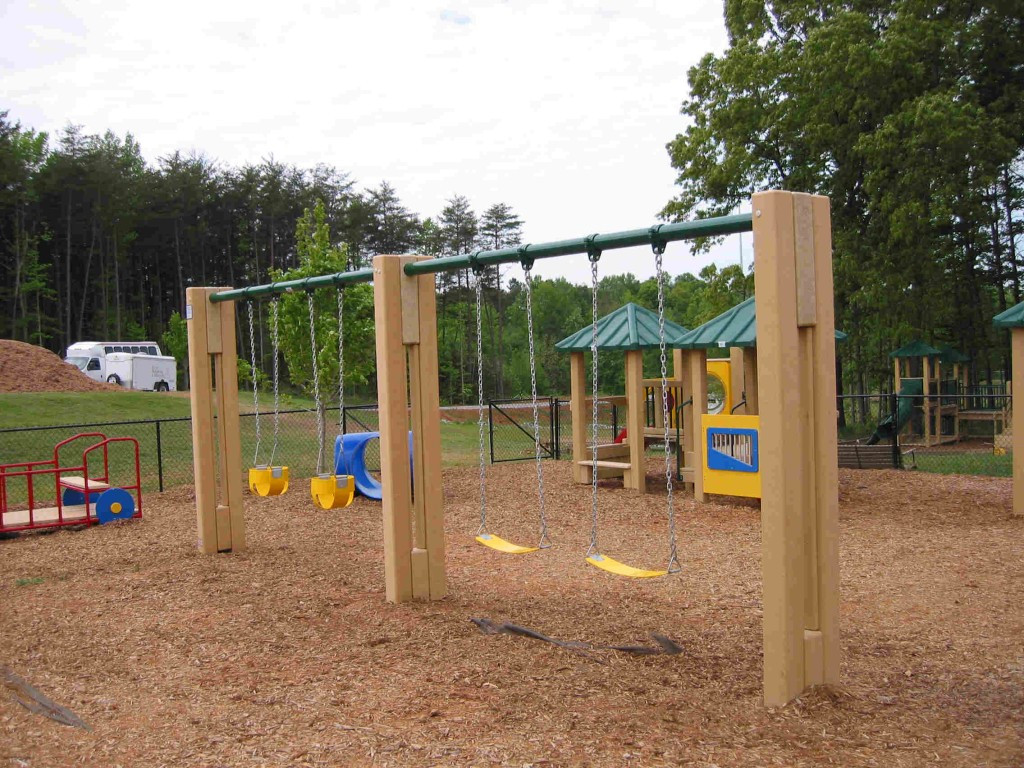 Diy Backyard Swings
 Just a Swingin’