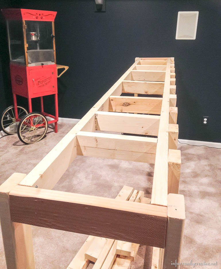 DIY Bar Plan
 Man Cave Wood Pallet Bar Free DIY Plans