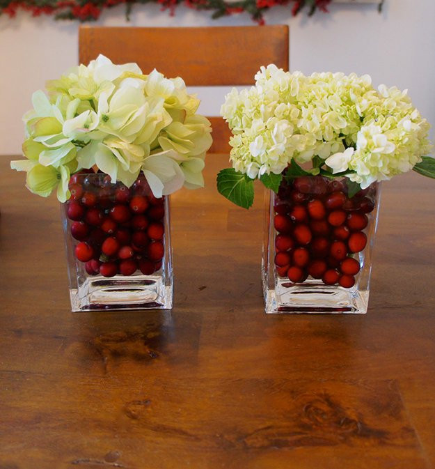 DIY Christmas Centerpieces Ideas
 15 Cheap and Easy DIY Christmas Centerpiece Ideas