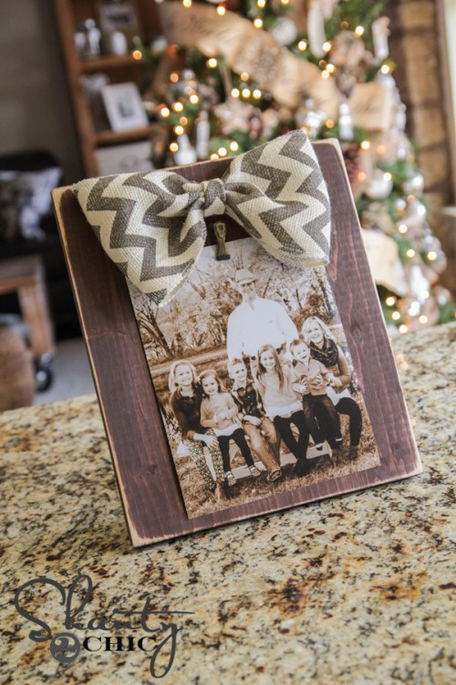 DIY Christmas Frames
 38 Easy DIY and Picture Frame Crafts