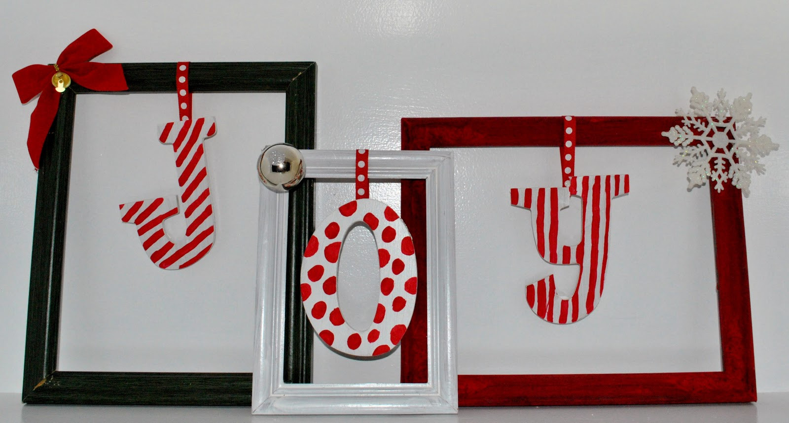 DIY Christmas Frames
 Life With 4 Boys DIY Picture Frame Christmas Decorations