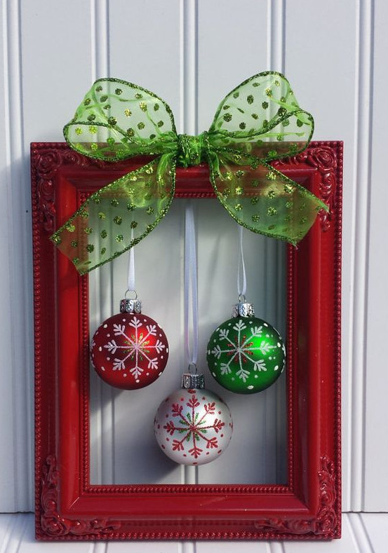 DIY Christmas Frames
 10 Amazing DIY Home Christmas Decorations FREECYCLE USA