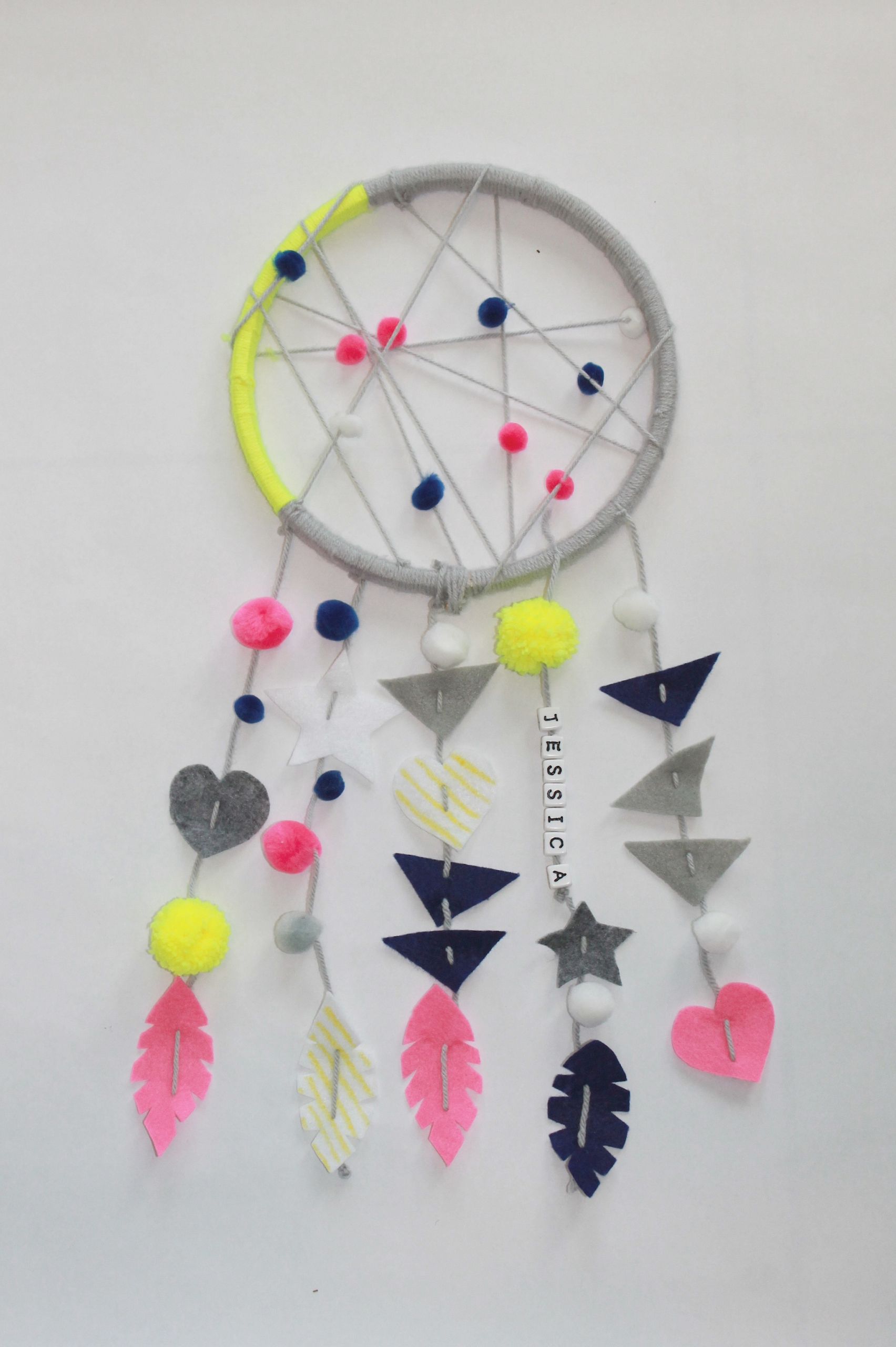 DIY Dream Catcher For Kids
 Things to Do When the Kids are Sick