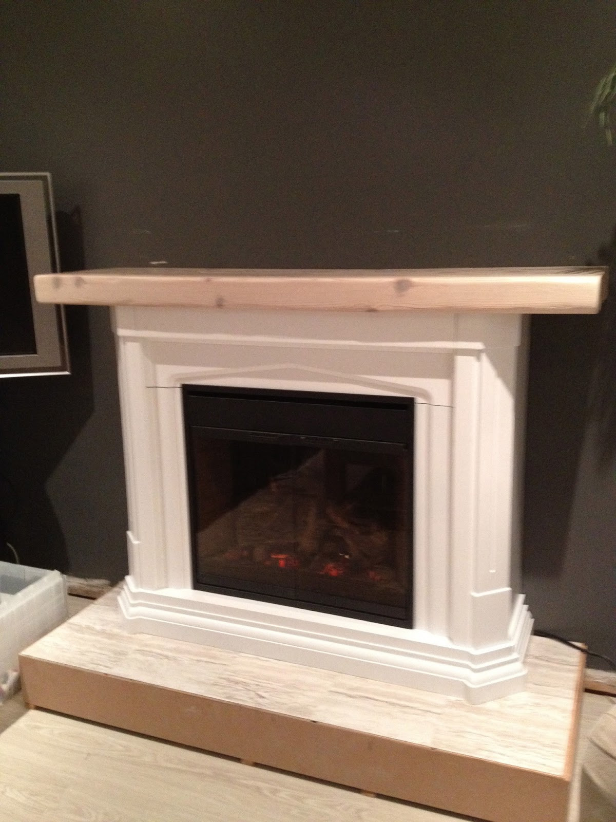 Diy Electric Fireplace Mantel
 DIY Fireplace Makeover ZenShmen