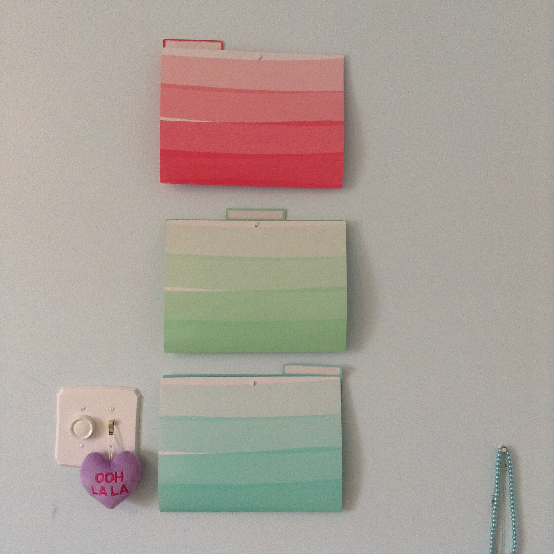 DIY File Folder Organizer
 Weekend DIY Super Easy Folder Wall Organizer