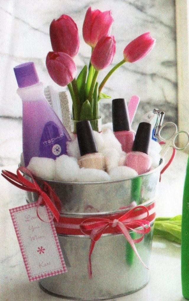 DIY Gift Baskets For Mom
 DIY Mothers Day Gift Baskets to Make at Home