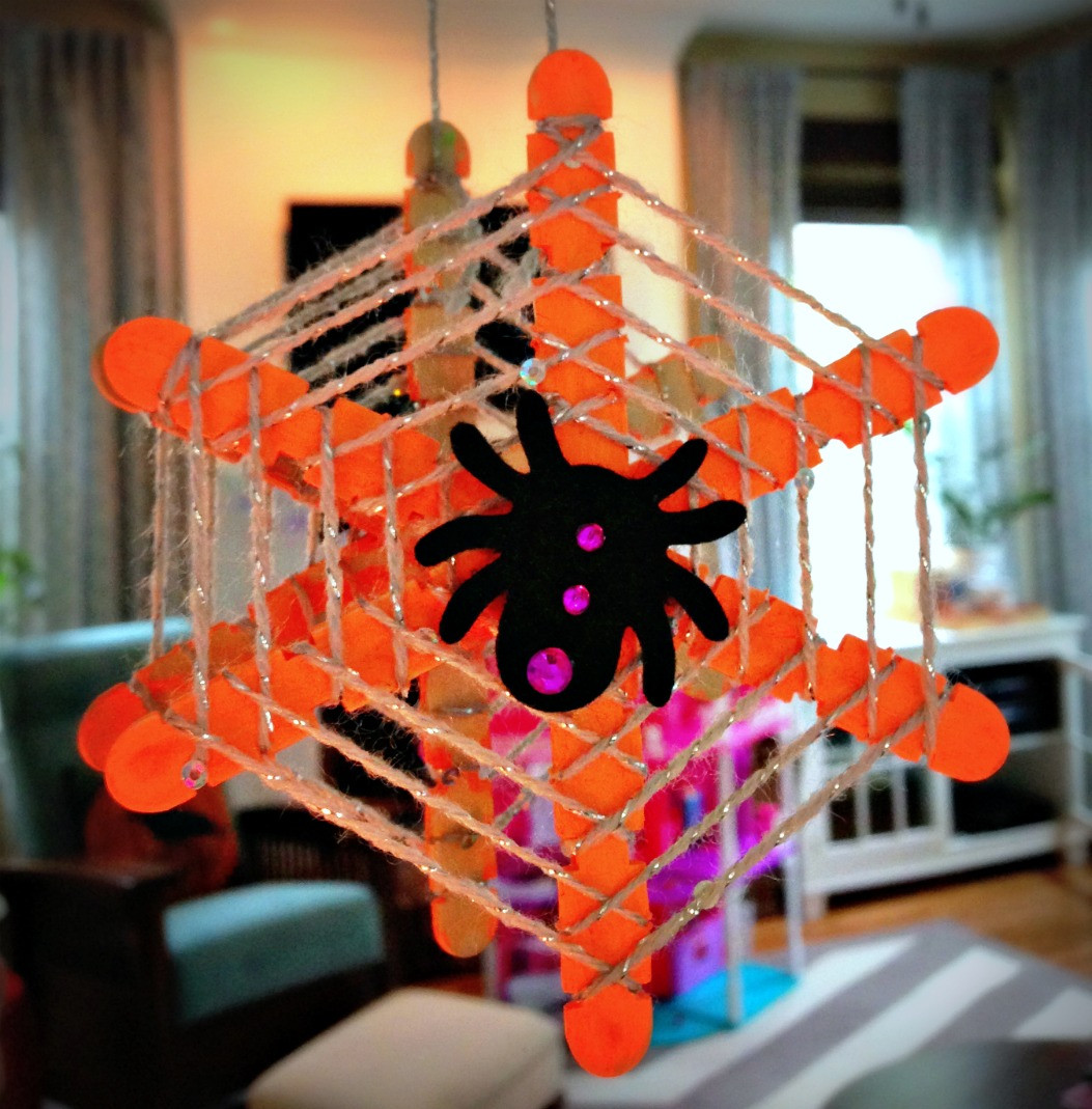 DIY Halloween Crafts For Kids
 Halloween Kid Craft DIY Glow in the dark spider webs