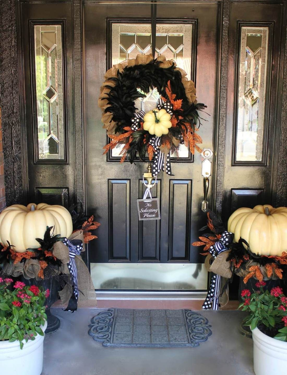 Diy Halloween Porch Decorations
 51 Spooky DIY Halloween Front Porch Decorating Ideas This