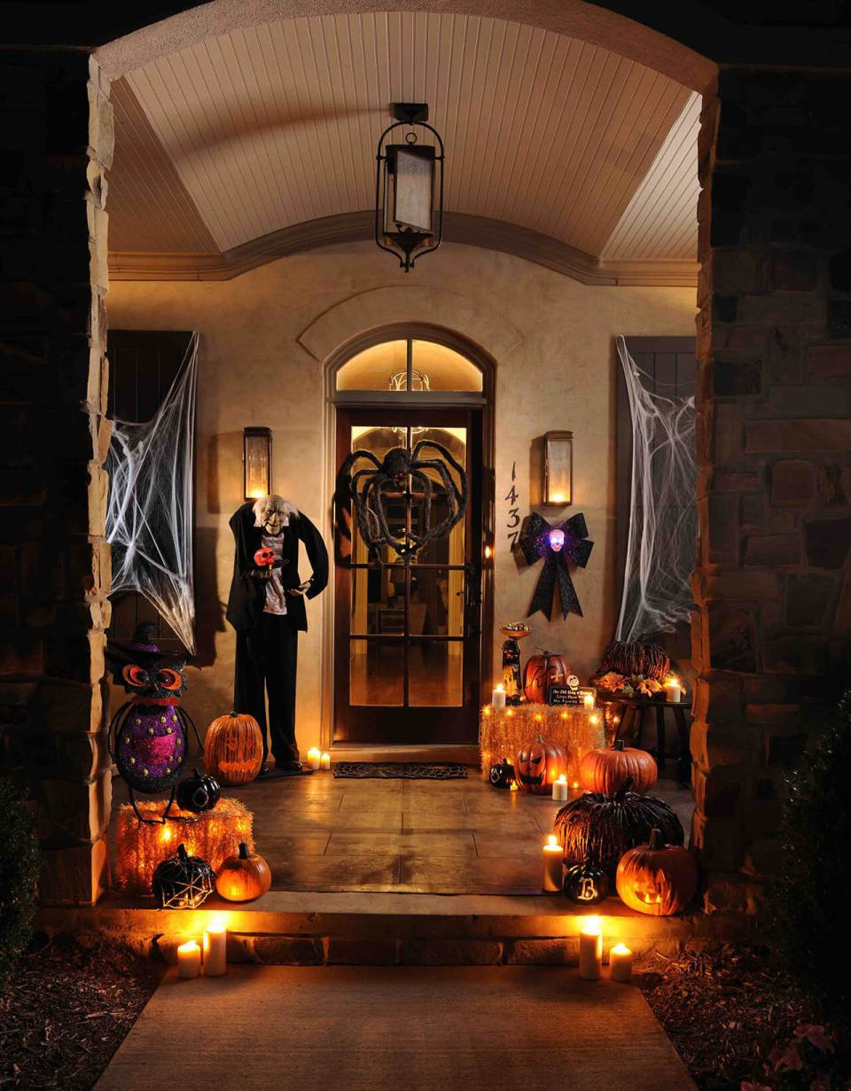 Diy Halloween Porch Decorations
 51 Spooky DIY Halloween Front Porch Decorating Ideas This