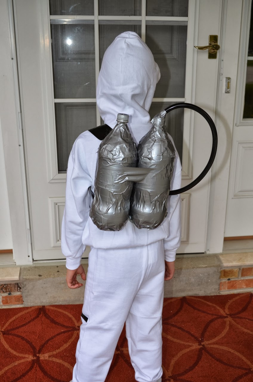 DIY Kids Astronaut Costume
 What DID we do all day Easy No Sew Astronaut Costume