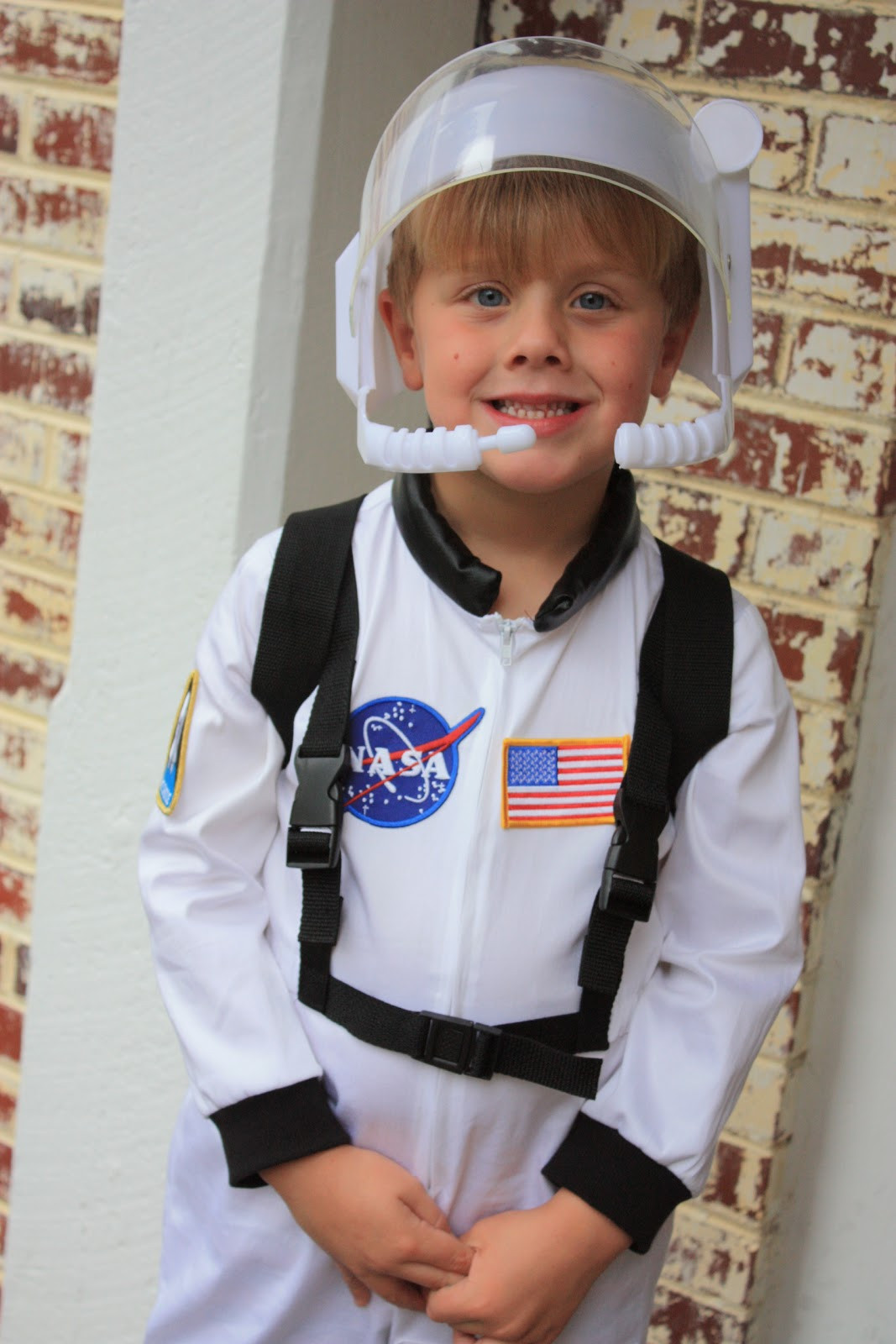 DIY Kids Astronaut Costume
 alton boys Costumes & Crafts